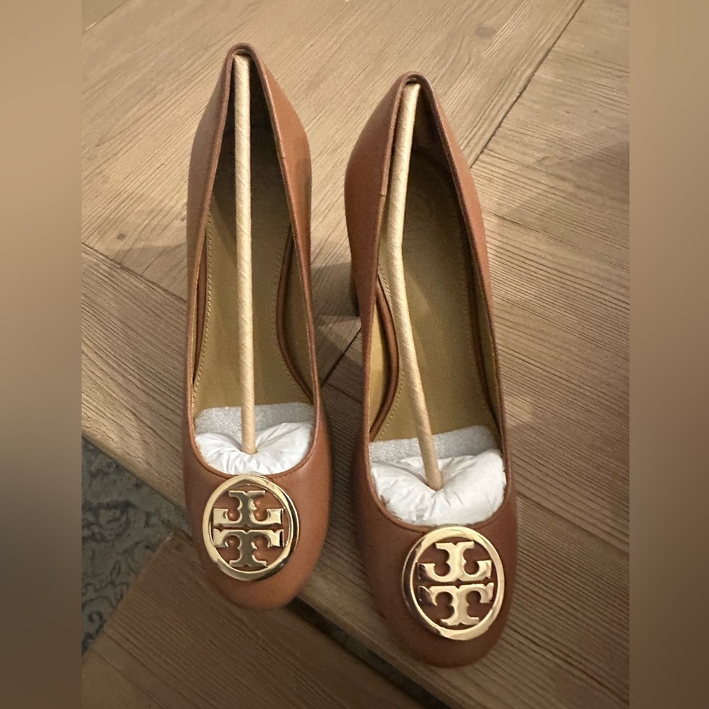 Tory Burch Tan Leather Heels with Gold Logo